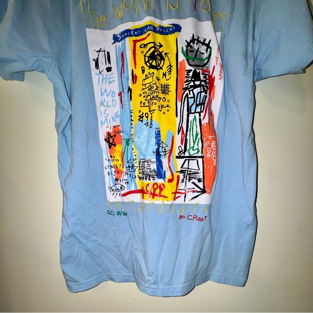 Bleecker & Mercer Vibrant Graphic Light Blue Tee - Picture 4 of 11